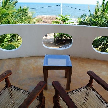 Asha Beach & Spa Тангале Екстериор снимка