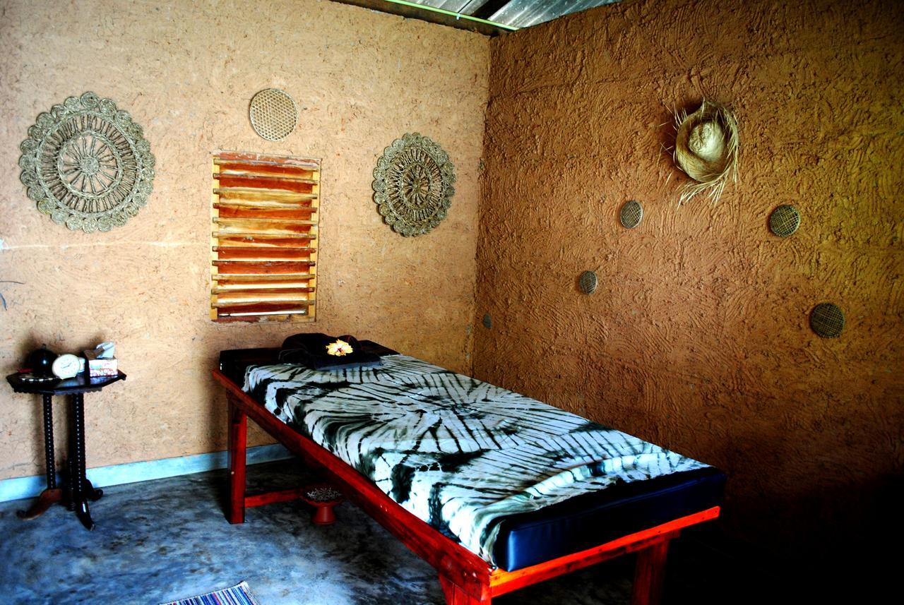 Asha Beach & Spa Тангале Екстериор снимка