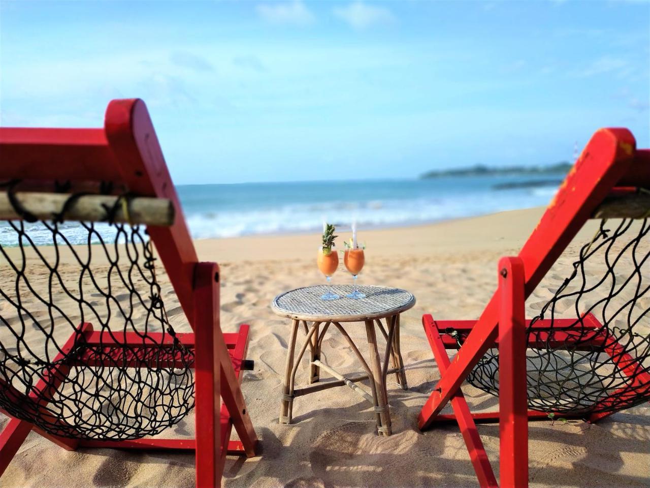 Asha Beach & Spa Тангале Екстериор снимка