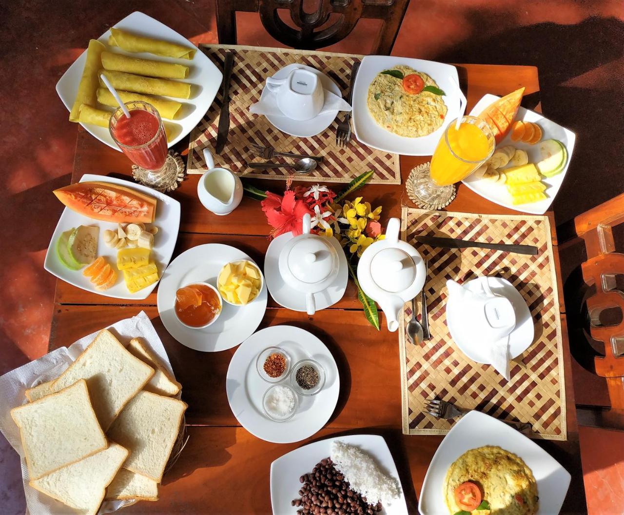 Asha Beach & Spa Тангале Екстериор снимка