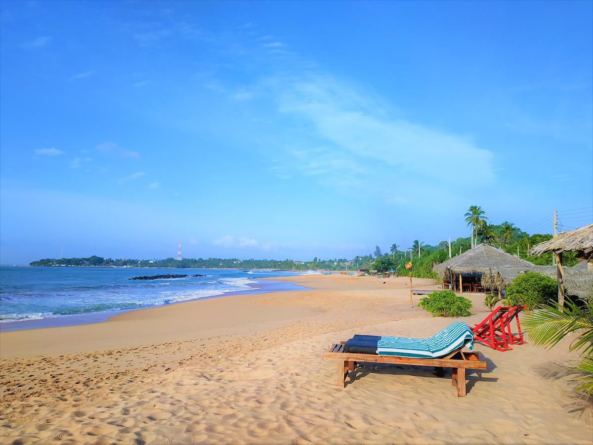 Asha Beach & Spa Тангале Екстериор снимка