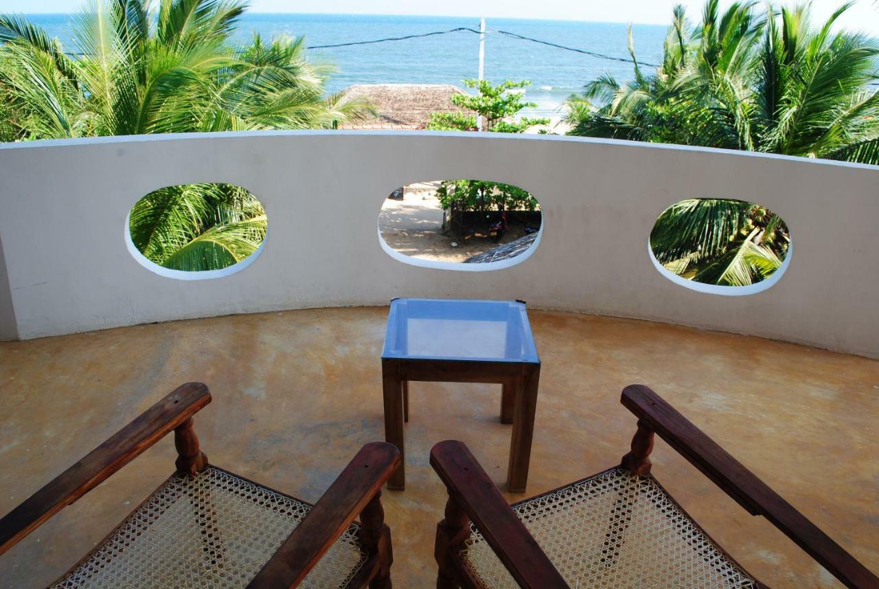 Asha Beach & Spa Тангале Екстериор снимка