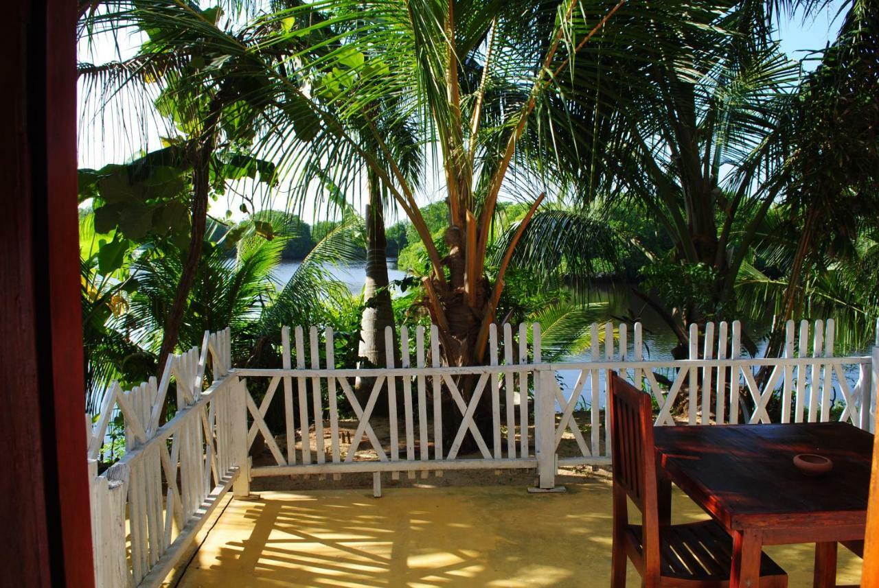 Asha Beach & Spa Тангале Екстериор снимка