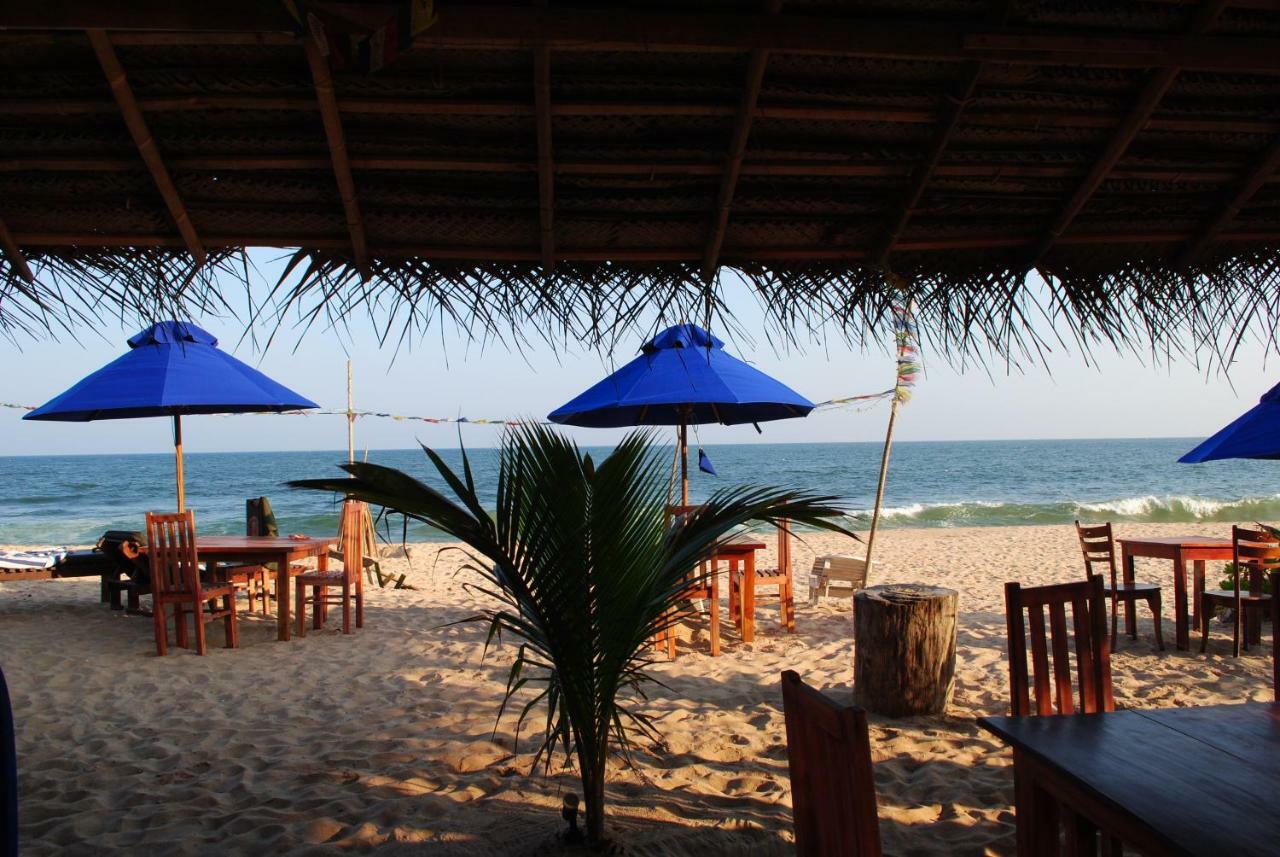 Asha Beach & Spa Тангале Екстериор снимка